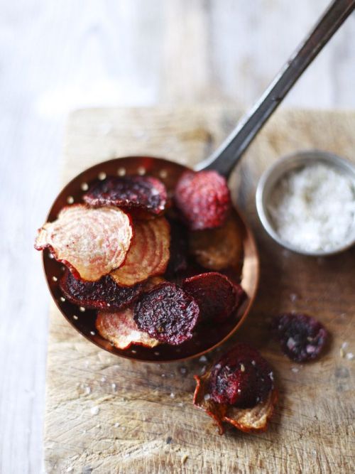 delicious-designs: Beetroot crisps with fennel salt