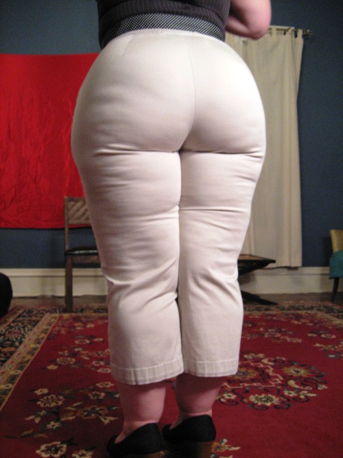 es-bbw:  http://es-bbw.tumblr.com/