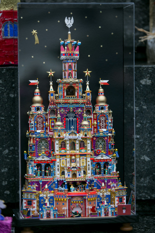 lamus-dworski:73rd Kraków Nativity Scenes Contest, 3 Dec 2015.The tradition dates back at least to 1