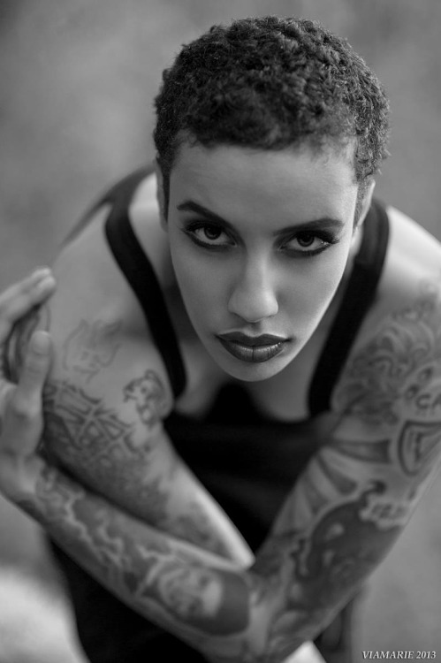 geekscoutcookies: bowtielass: Azmarie Livingston. She could get all my loins and coins