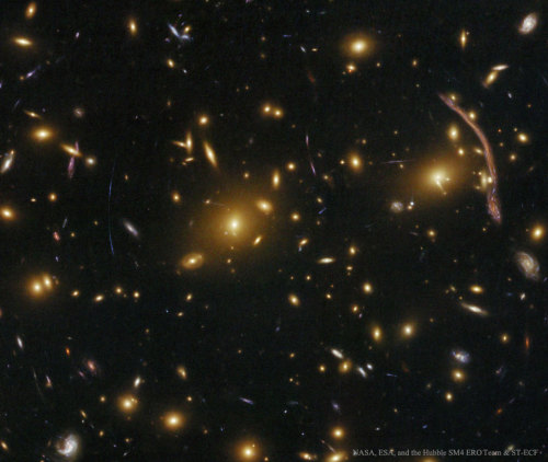 Abell 370: Galaxy Cluster Gravitational Lens