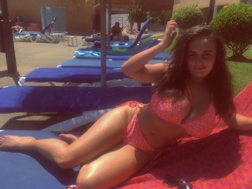 legendaybikinigirls:Legendary Girls in a Bikini 