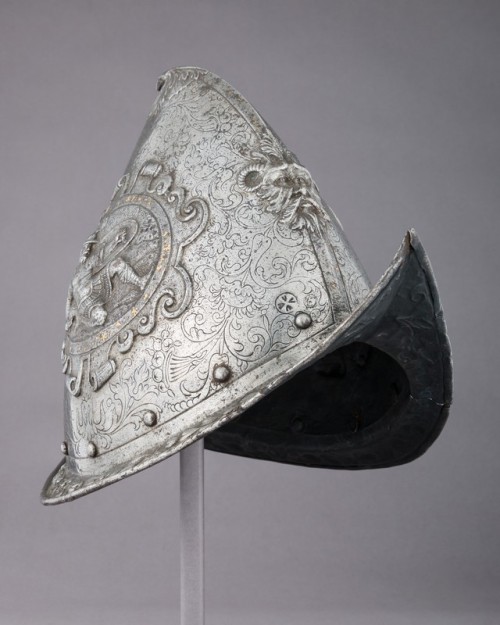 met-armsarmor:Morion-Cabasset, Arms and ArmorMedium: Steel, goldGift of William H. Riggs, 1913Metrop