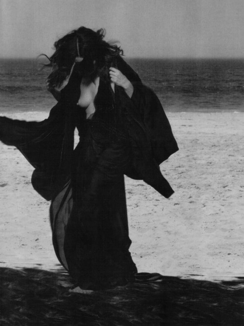 Julianne Moore for Vogue Italia 2008ph. Peter Lindbergh