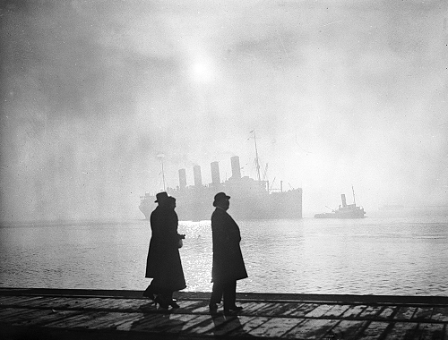 cat-eye-nebula:  Foggy Britain, from 1928 to 1952. (x) Click on the pictures for location information. 