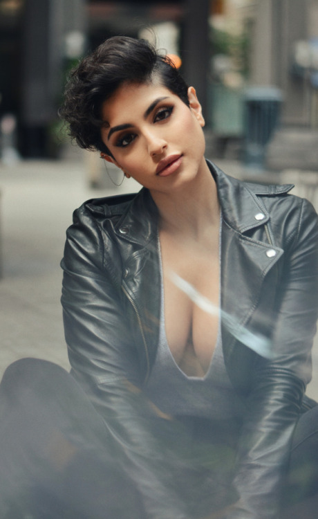sarahehsani:  “Union Station.” IG: www.instagram.com/sarah.ehsani Me by www.instagram.com/tazsays/Bookings: sarahe.mgmt@gmail.com (Toronto, Canada)
