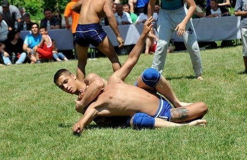 mysportyboy2:  Oh my god! Perfect young wrestler! Boner here? Follow the Hottest