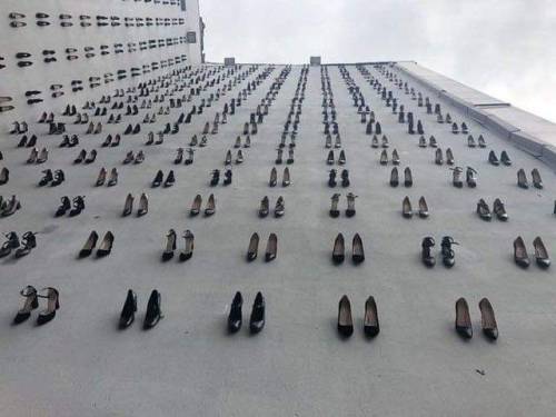 sixpenceee:440 pairs of women’s shoes were hung on one of the city walls in #Istanbul. This is