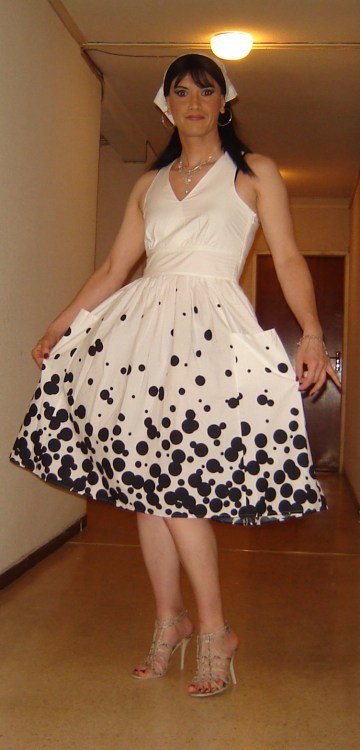 christinea44:  soniafloralie-world:  Valery tgirl  So cute girl !