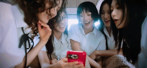 New Jeans || Bubble Gum MV