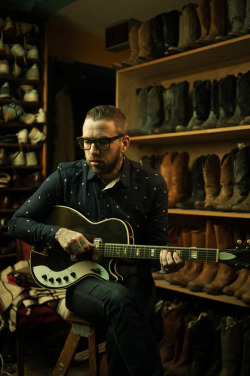 goothefuckhome:  dallas green is lovely.