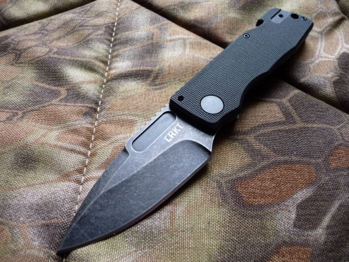 ru-titley-knives:  CRKT Journeyer.I recently had one of these new  CRKT Liong Mah design UK legal folders in the workshop for a fellow BritishBlades member  who wanted a kydex sheath for it .The clever designed slip joint type folder carries a T6 Torx