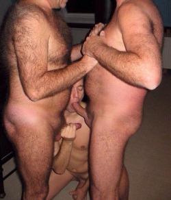 dirty-angel-spain:  Fuck yeah Matt, your slutty son was really born for this. ___________  Ostia tio, tu zorra de tu hijo ha nacido para esto….