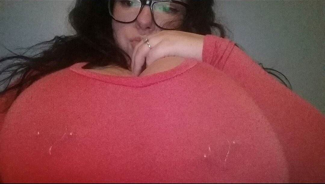 extremebodiez:  Chyna Chase Booty, Titties and Video games. whats not to love?