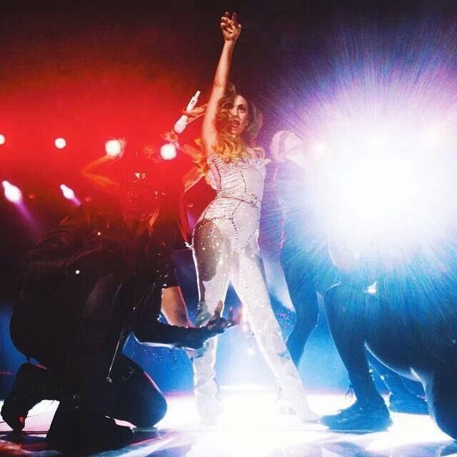 artpop-littlemonstergaga:  Lady Gaga tonight :’)