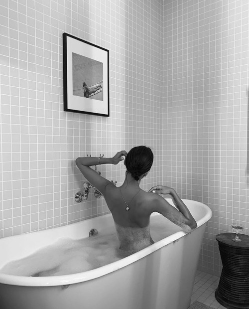 @thelittlemodel_