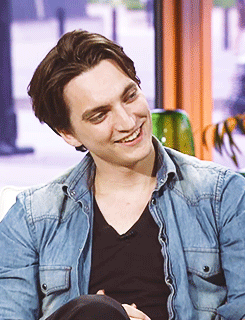 sherpotter:    Richard Harmon being super cute during interview (x) (◕‿◕✿)