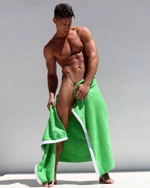 dudes-on-demand:Logan Swiecki