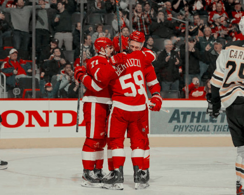 Red Wings 6 Bruins 3