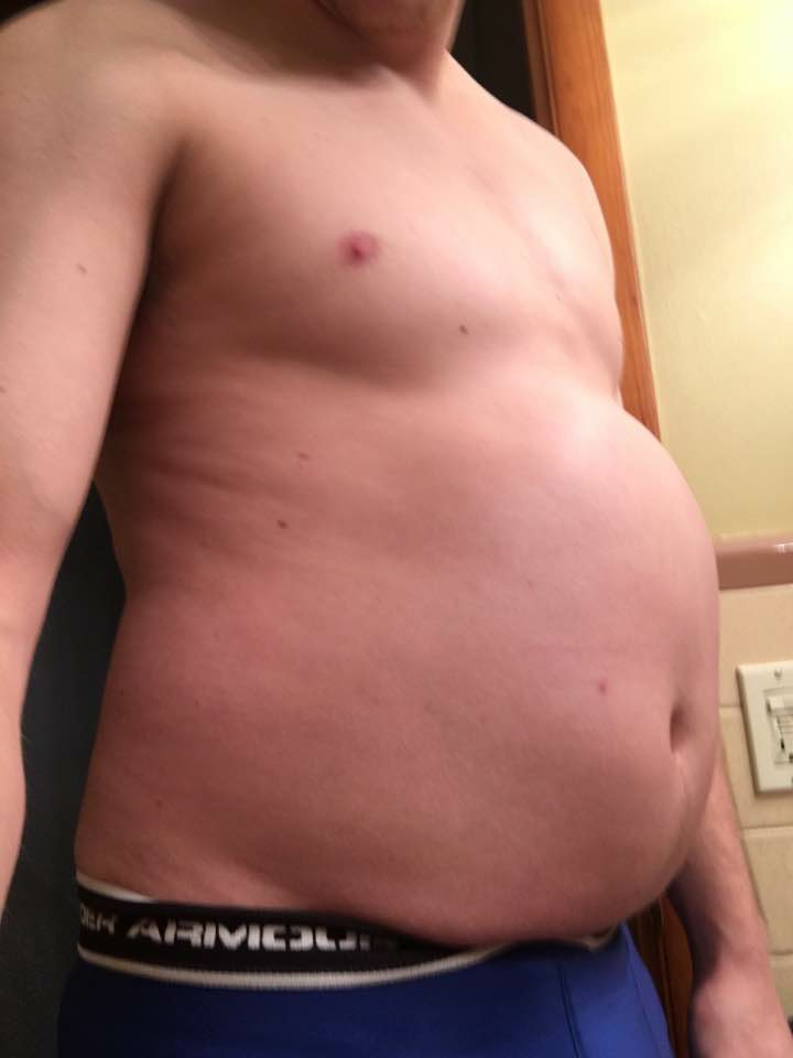 master-carsons-pigs:  secr3treveal3d:  skype feeding session - pizza, donuts, &amp;