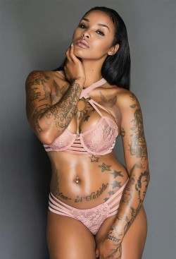 toekreka:  Toekreka  I JUST LOVE A TATTED