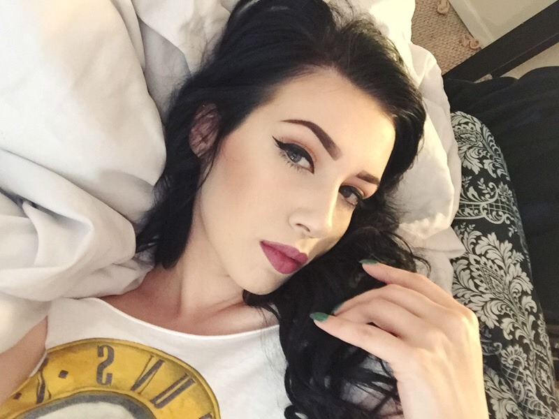 loveandddrevenge:  don’t wanna work wanna lay in bed 
