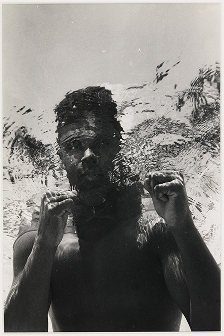 desimonewayland:  FLIP SCHULKE, TRAINING UNDERWATER, 1961.  The underwater shots of the boxing legend were taken in a Miami  swimming pool in 1961. The 19-year-old boxer, then still known as  Cassius Clay. Sotheby’s  