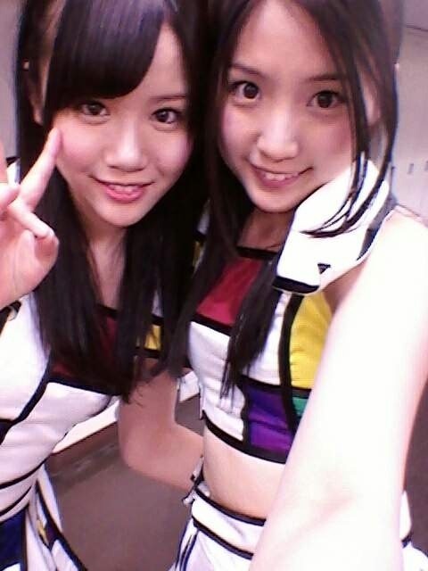 anshinanzen: Photoset:  OshiXGraduating members having fun (well, as far as possible.