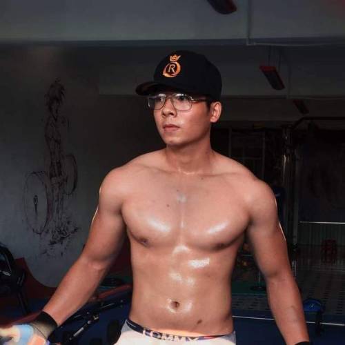 gayonlinesex:đẹp trai khoai to share fl có zalo cho cả nhà
