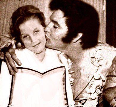 courtslosinit:  Happy Father’s Day Elvis