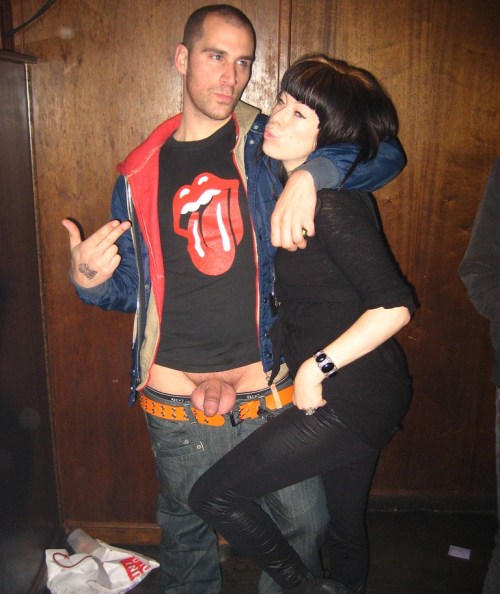 yeahturnmeon:  check out my other blog - wantcum.tumblr.com 