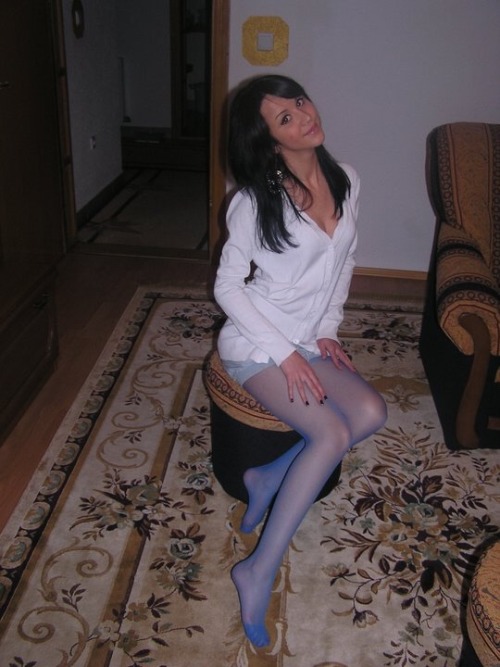 I love navy blue pantyhose