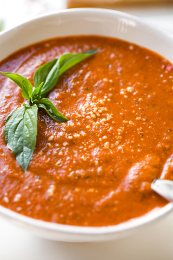 foodffs:  Tomato Basil Soup RecipeReally nice recipes. Every hour.Show me what you cooked!