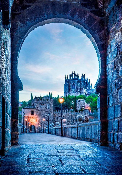 missblissfreshstart:  renardiere:  Medieval Portal, Toledo, Spain  💋  I want to live here…