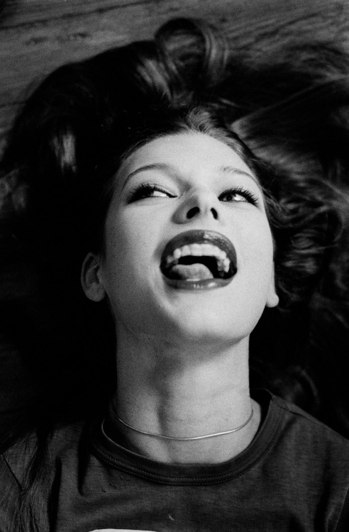 XXX jinxproof:  Milla Jovovich, 1994© Chris photo