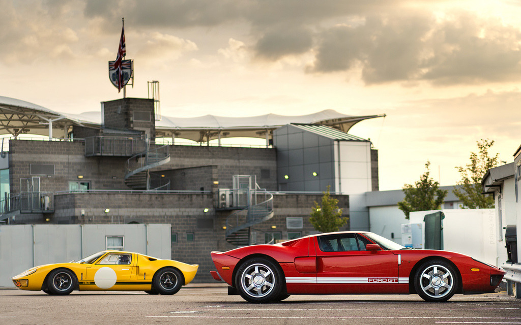 itcars:  Father &amp; Son Image by Alex Penfold