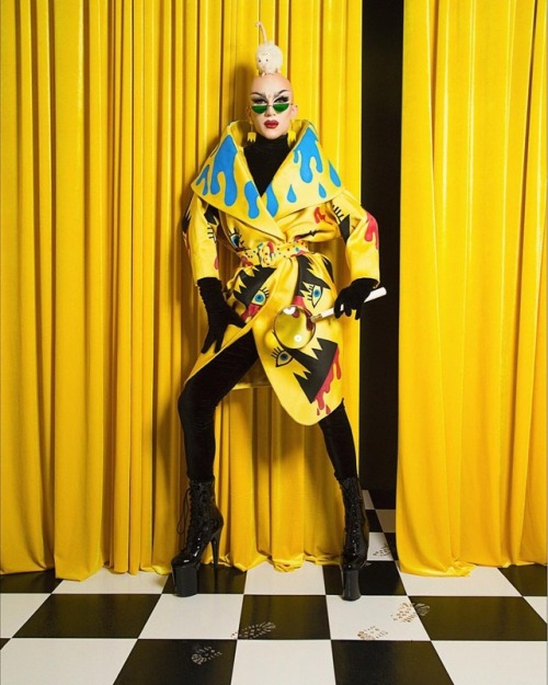 thinwhitesalty:sashavelour: DragCon Look 1! Photo by @tannerabelofficial