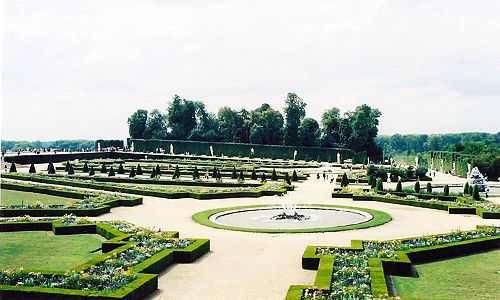 everythingroyalty:Get to Know Me Meme || (1/5) favourite royal palaces: Château de Versailles (Franc