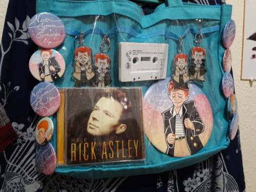 fathermartinarchimbaud: clevergirlfriend: I made an ita bag. This and the Jeff Goldblum itabag are t