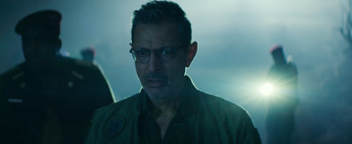 entertainingtheidea:   That is definitely…bigger than the last one. Watch the first trailer for Roland Emmerich’s Independence Day: Resurgence, starring  Jeff Goldblum, Jessie Usher, Liam Hemsworth, Charlotte Gainsbourg, Joey King, Maika Monroe,