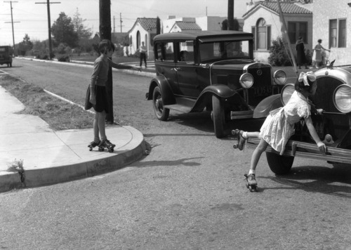 1931: Faking street hazards for safety manuals Source