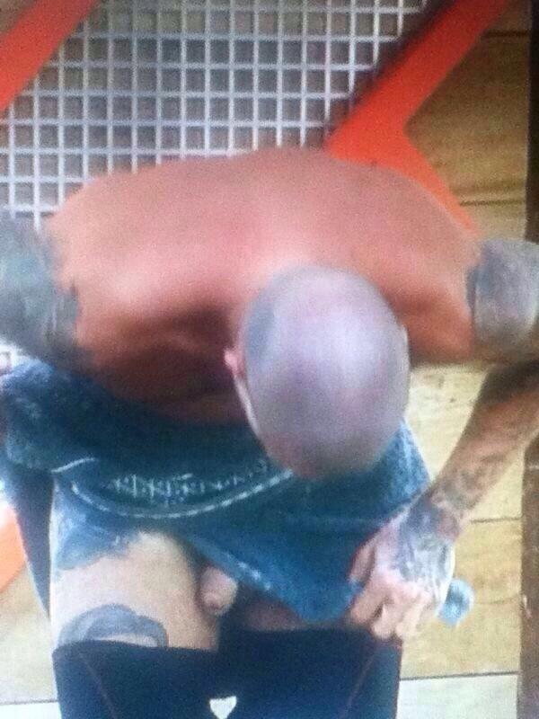 justbottom:  unofficialbrokestraightboys: Mateus Verdelho  cojeme papi !!!!!! 
