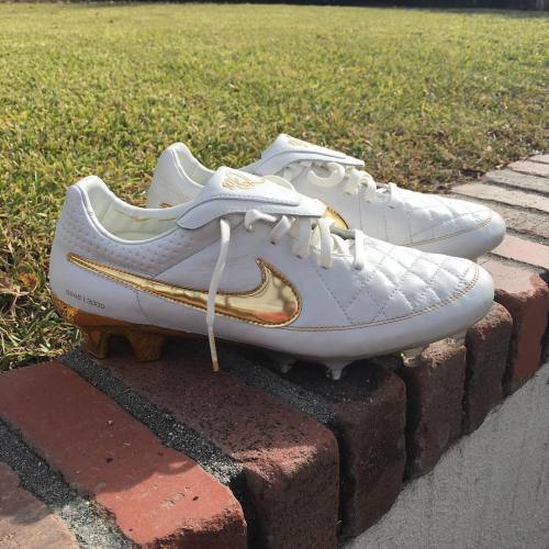 . Nuff said! #Repost @bumpypitch ・・・ The holidays came early this year. These limited edition Tiempo