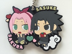 dreaming-of-tokyo:  They arrived today!! The seller is so lovely, they sent me a mini Sasuke figure and also gum from the Naruto exhibition *_*