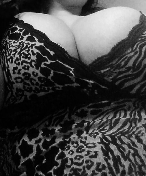 lavish-lucy:  Lucy’s Lovelies in honor of Titty Tuesday! I love big hugs and long kisses ❤💋💟