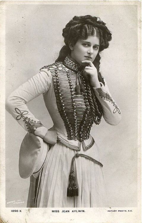 the-modern-edwardian:  Miss Jean Aylwin