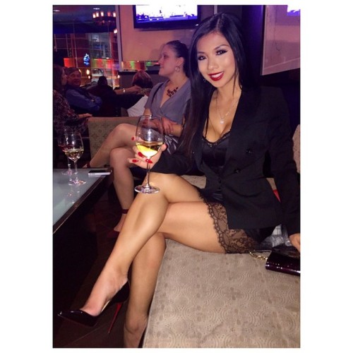 Porn photo LexiVixihttps://instagram.com/xoxtrinixox/https://twitter.com/lexivixi