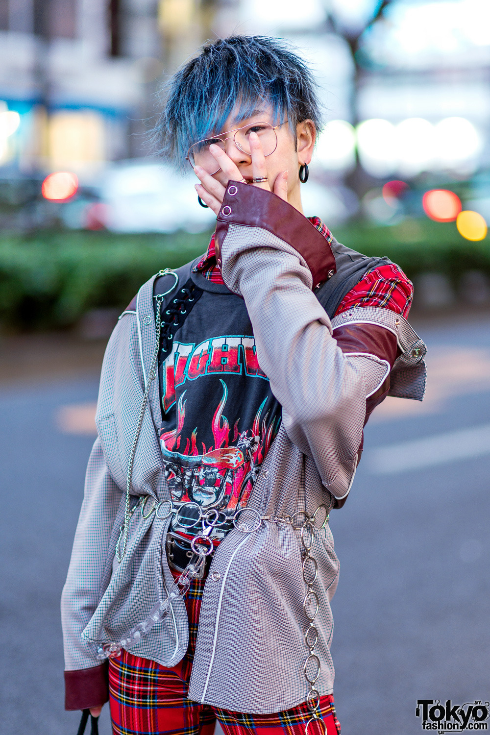 tokyo-fashion:  19-year-old Taso and 18-year-old Zaki on the street in Harajuku wearing