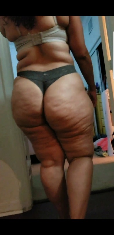 ampleasses:  Wifey blessing us up