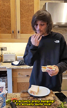 Louisgalaxy Your Source For Louis Tomlinson News Louis Vs Cucumbers